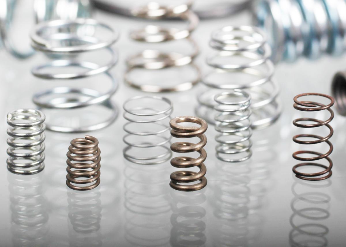 različne tlačne vzmeti