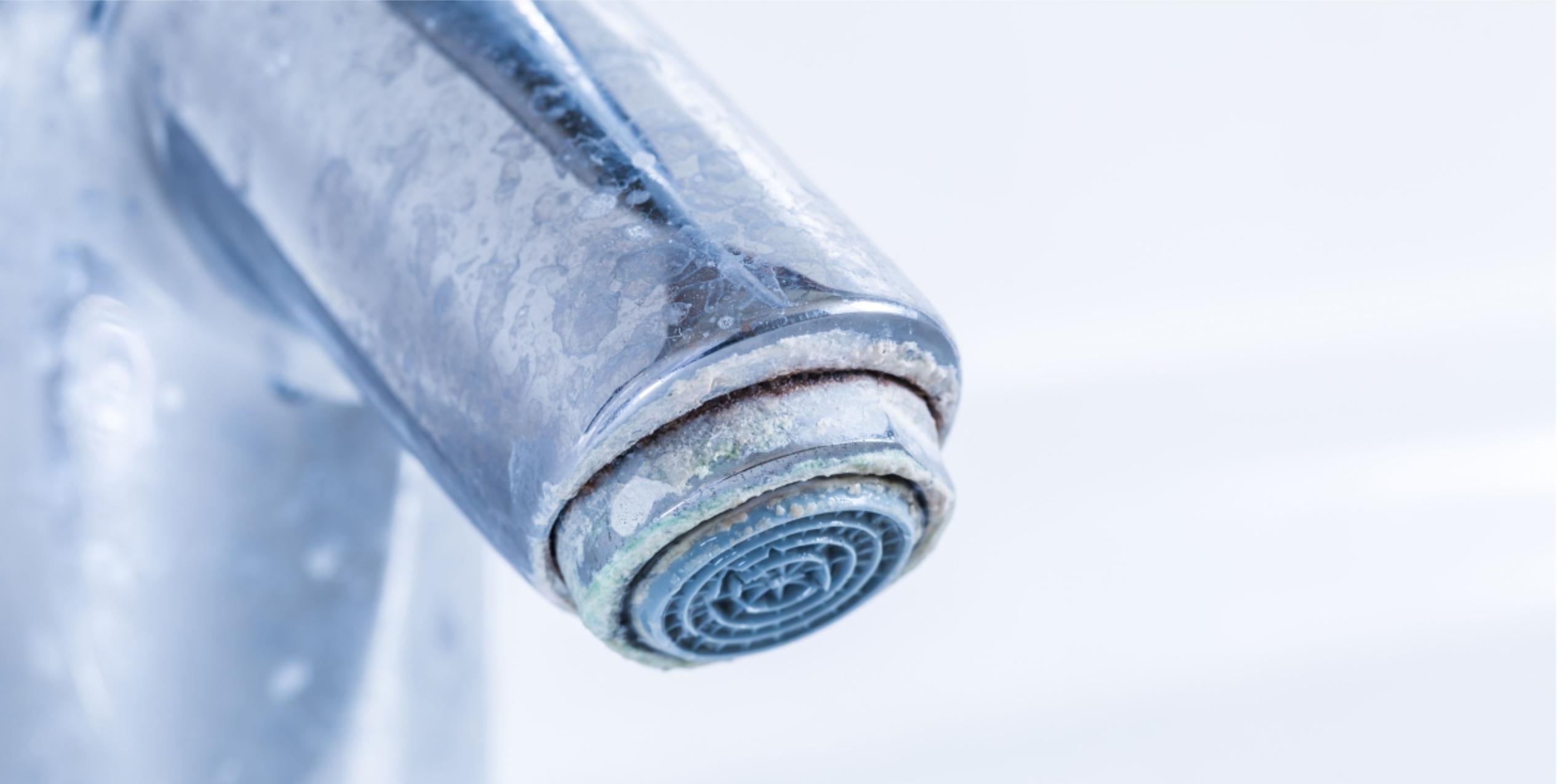 pipa z vodnim kamnom