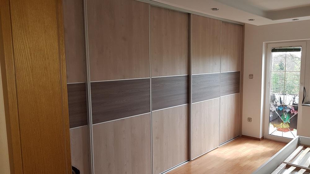 omara z drsnimi vrati omara z drsnimi vrati