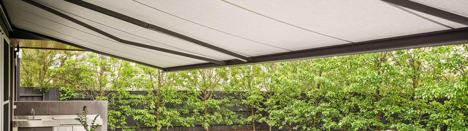 tende kot senčila za balkon