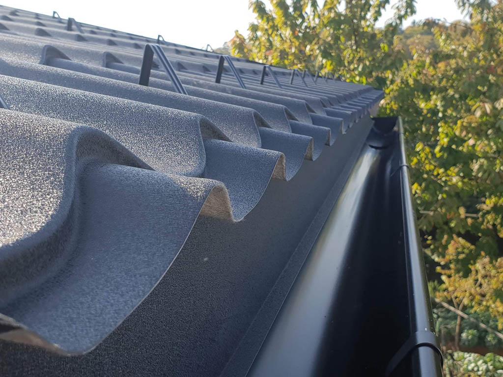 strešna pločevina detajl