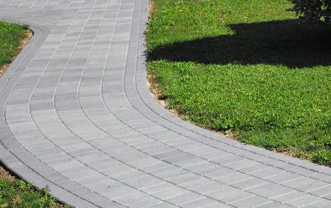 Tlakovanje vrtnih poti