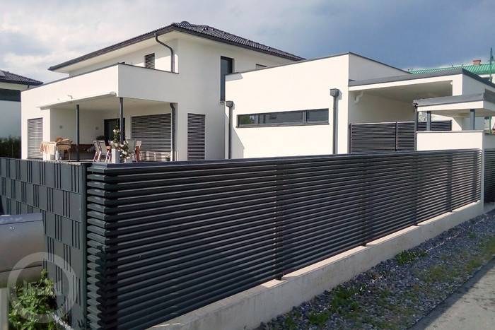 dvoriščna vrata dvoriščna vrata in horizontalna dvoriščna ograja