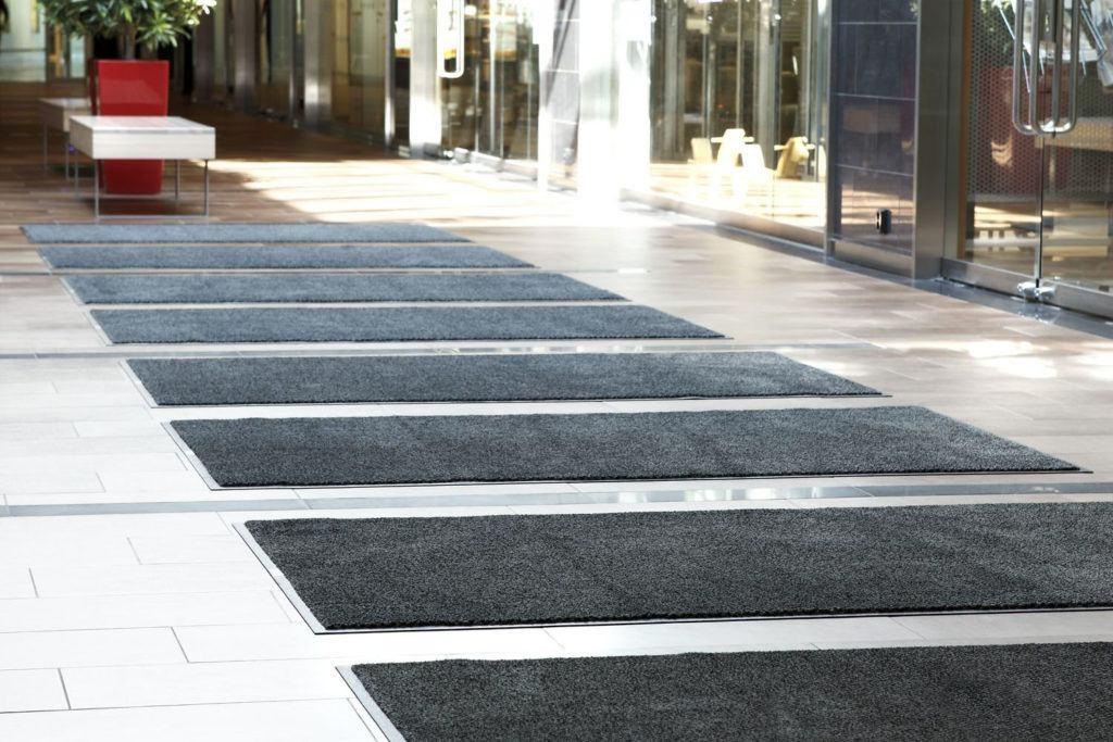 Predpražniki zunanji