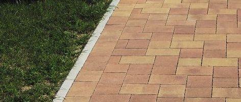 Tlakovec - tlakovanje dvorišč