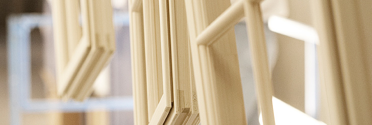 lesena-okna-in-vrata