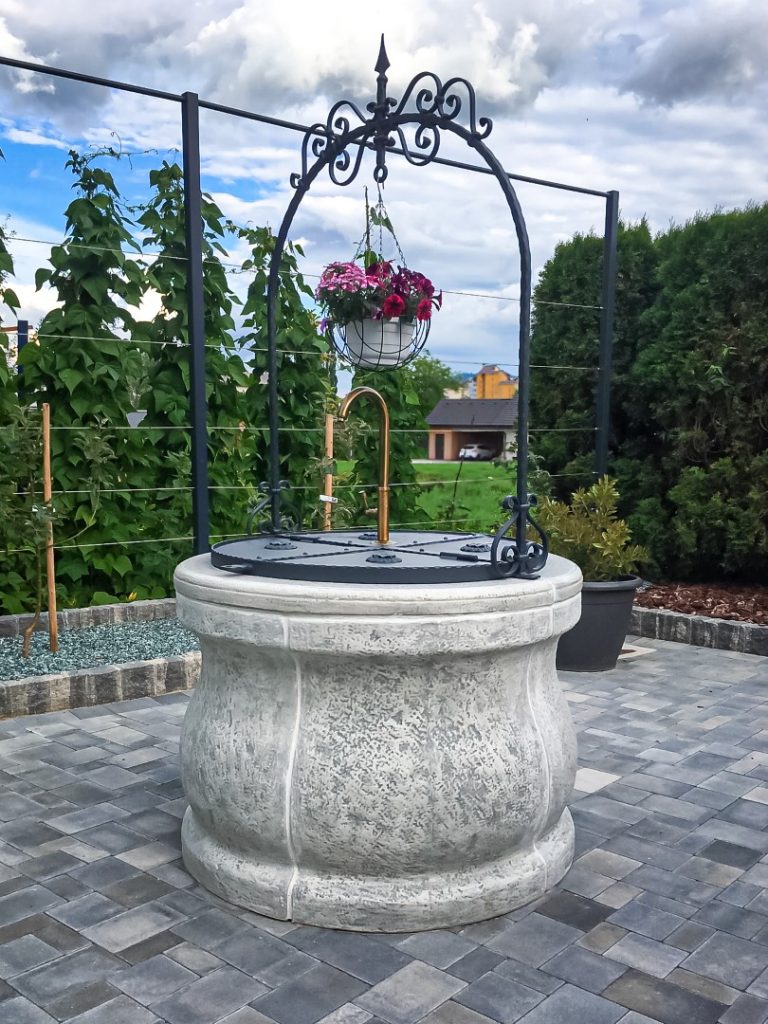 betonski-vodnjaki-za-vrt