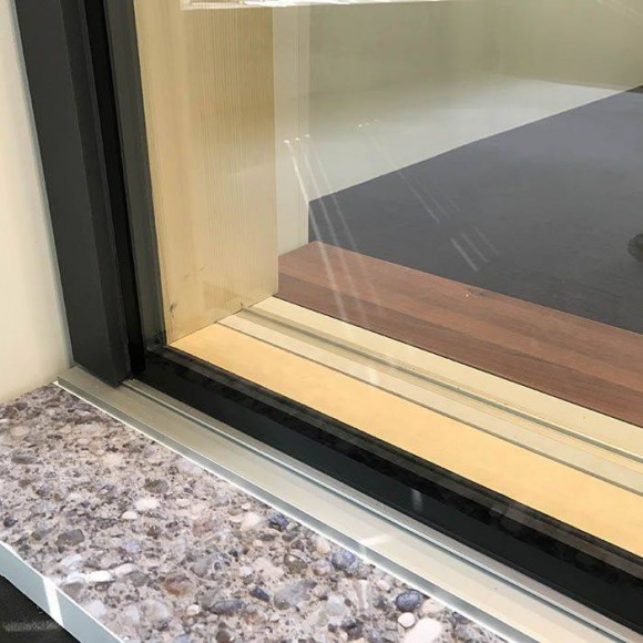 Fiksna panoramska stena