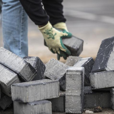 Polaganje tlakovcev cena