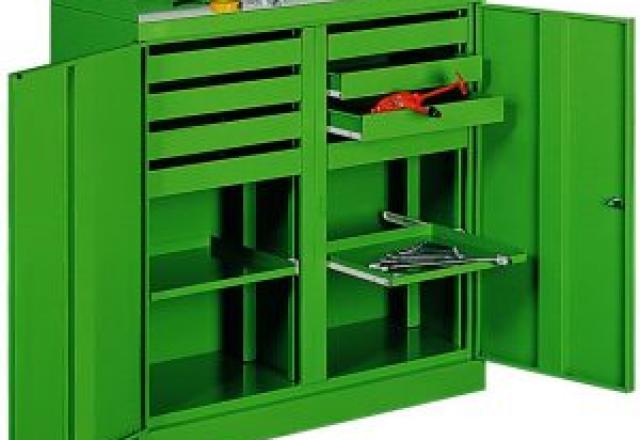 Kovinske omare za orodje zagotavljajo varnost pred poškodbami