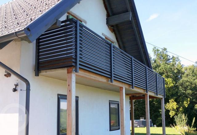 Kovinske balkonske ograje za prefinjeno estetiko