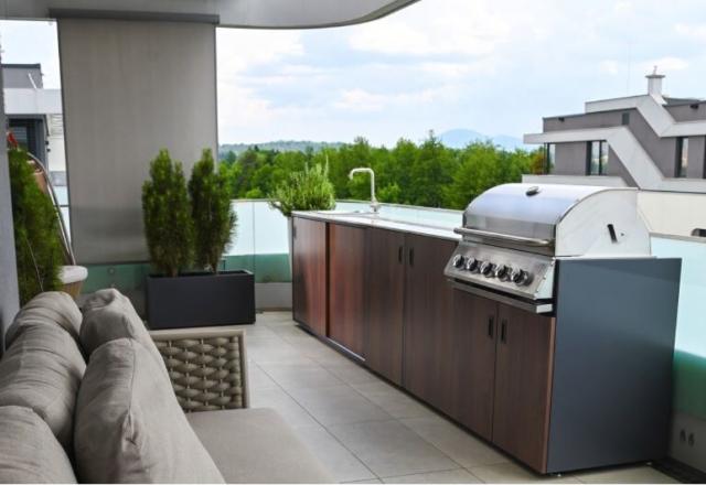 Izdelava letne kuhinje naj bo prepuščena strokovnjakom