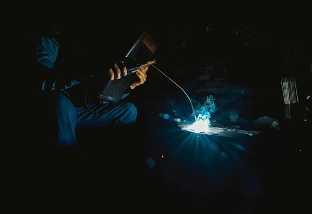 Aparati za varjenje za natančne in trajne spoje za profesionalce in domače mojstre