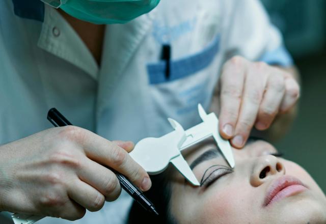 Operacija povešenih vek ali blefaroplastika je najbolj učinkovita korekcija vek