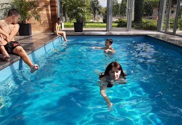 Prodaja bazenov in kaj vpliva na dolgoročno odločitev?